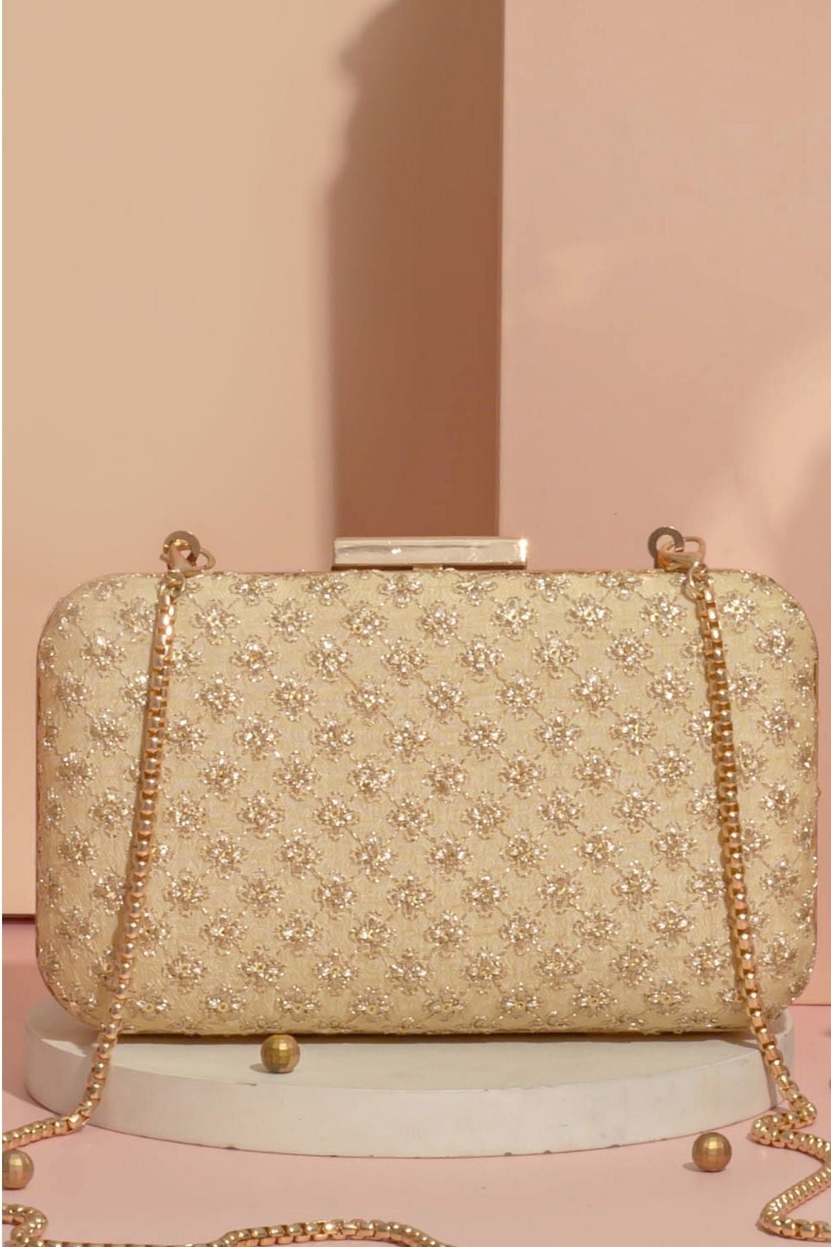 Inaya box clutch- Gold